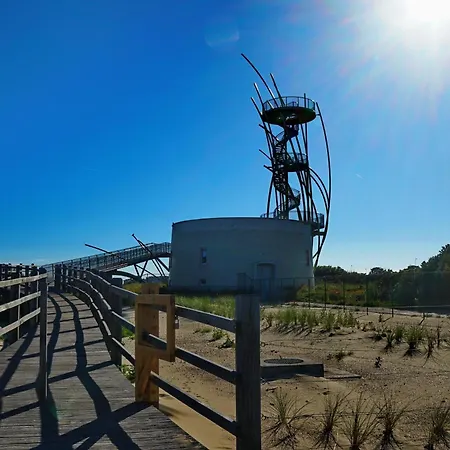 Cozy With Sunny Terrace Lägenhet