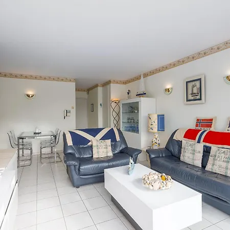 Apartmán Cozy With Sunny Terrace *